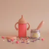 Pack cumpleaños Biberón Mágico y Potito con cuchara para muñecos · Tiny Harlow